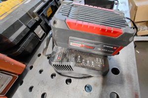 Akku mit Ladestation