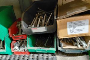 Schrauben und Kleinteile