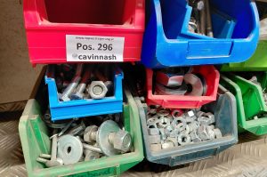 Schrauben und Kleinteile