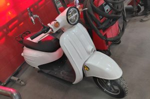 Elektroroller FIN: L2BB0554XNB530077