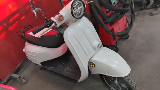 Elektroroller FIN: L2BB0554XNB530077