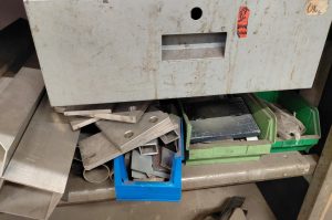 Diverse Metallabschnitte