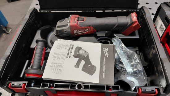 Akku Winkelschleifer