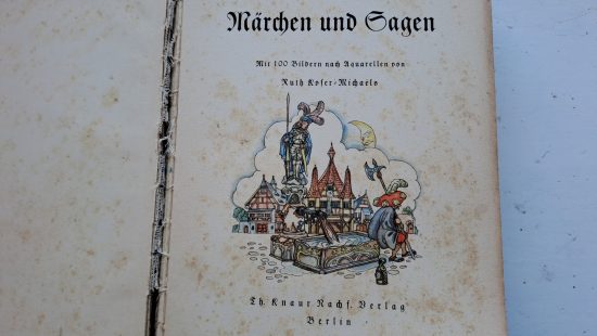 Historisches Märchenbuch SZ 1 OG