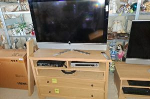 TV Gerät mit Unterschrank