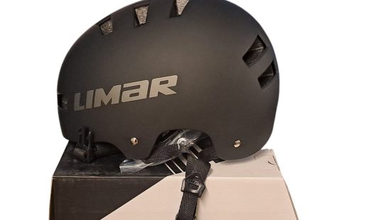 Helm schwarz matt