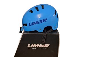 Helm blau