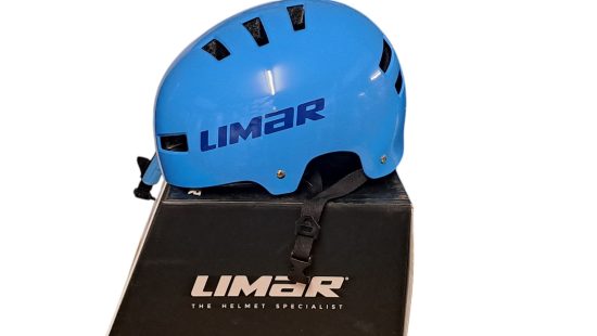 Helm blau