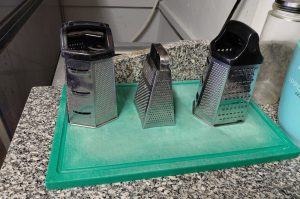 Schneidbretter mit Reiben L