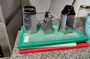 Schneidbretter mit Reiben L