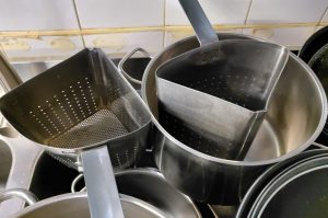 Kochtöpfe und Pfannen L