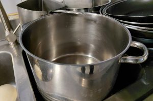 Kochtöpfe und Pfannen L