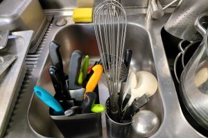 Küchenmesser und Haushaltshelfer L