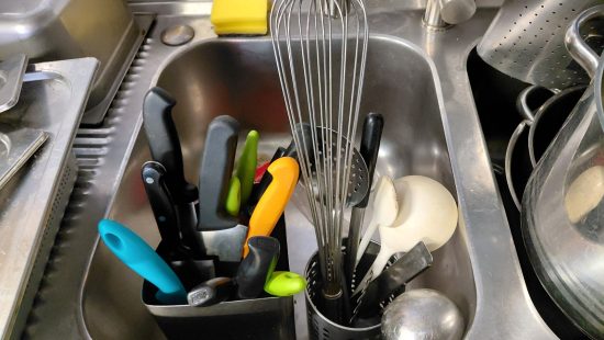 Küchenmesser und Haushaltshelfer L