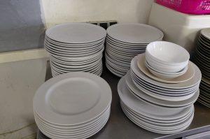 Diverse Teller weiß L