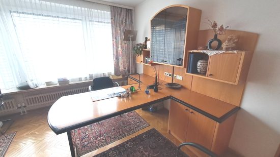 Schreibtischverbau