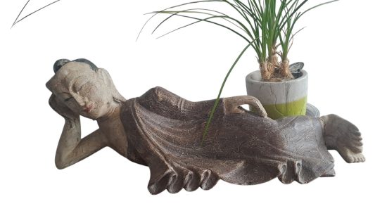 Asiatische Holzstatue