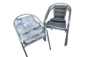 Stapelbare Stühle