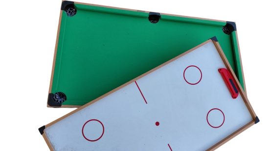 Wuzzler, Billard, Tischhockey