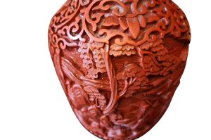Asiatische Reliefvase WZ EG