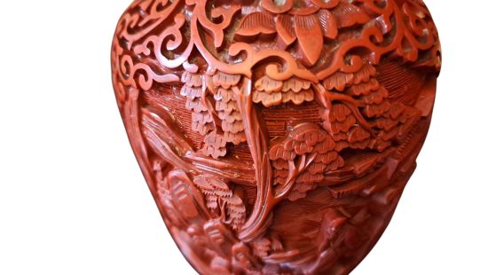 Asiatische Reliefvase WZ EG