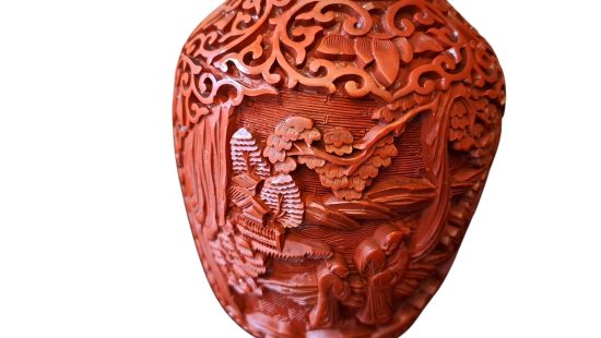 Asiatische Reliefvase WZ EG