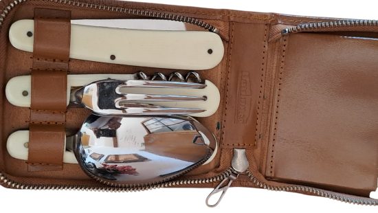 Reisebesteck in Etui BÜ OG