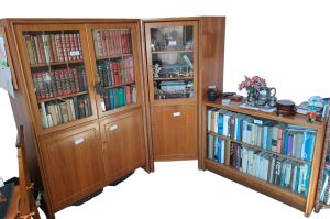 Eckvitrinenschrank BÜ OG