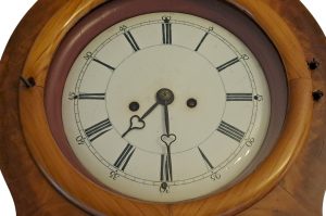 Historische Standuhr WZ EG