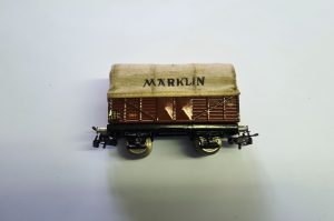 Modelleisenbahn- Transportwagen