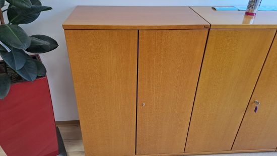 Büroschrank B4