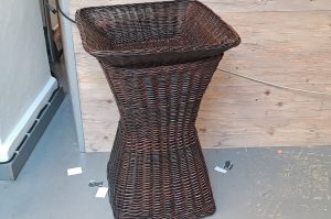 Rattankorbständer