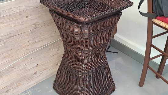 Rattankorbständer