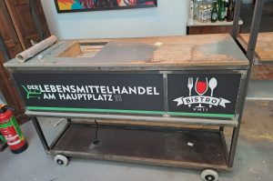 Fahrbarer Regalwagen