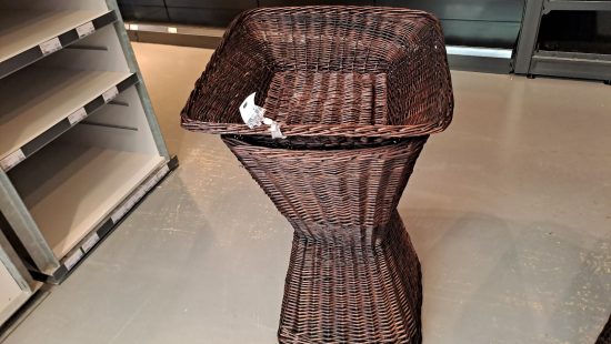 Rattankorbständer