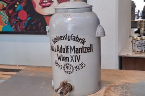 Retro Weinessigspender