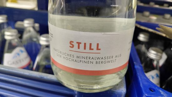 Mineralwasser still