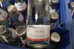 Mineralwasser still