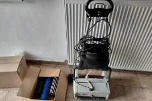 Bodenreinigungsmaschine E