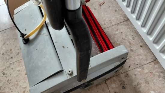 Bodenreinigungsmaschine E