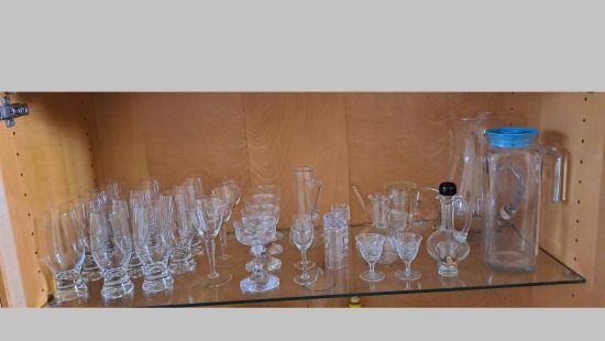 Diverse Gläser KÜ