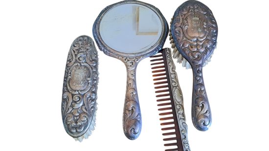 Versilbertes Beautyset GZ