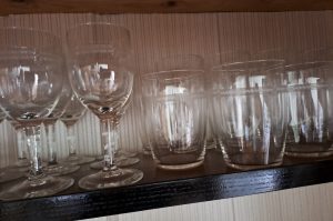 Gläser und Geschirr WZ