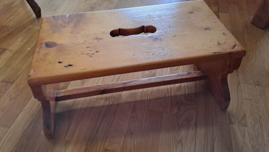 Holzschemel