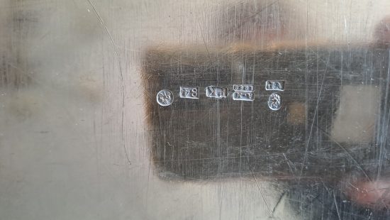 Versilbertes Tablett