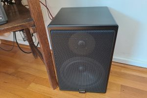 TV-Geräte mit Tisch