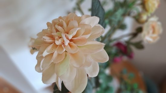 Gemälde inkl. Blumendeko