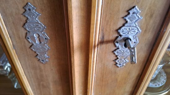 Vitrinenschrank