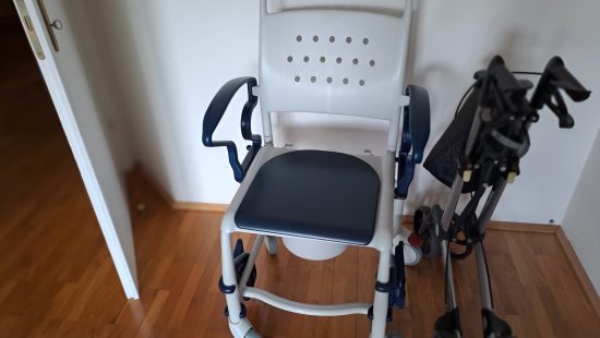 Fahrbarer Leibstuhl GZ