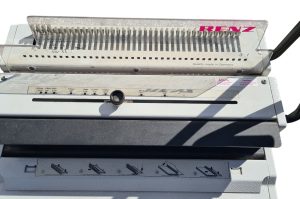 Spiral-Bindemaschine